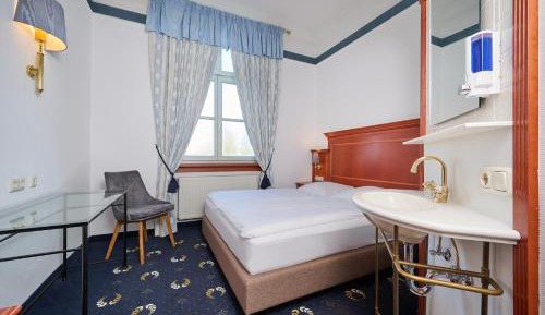 Single Room with Private Bathroom
