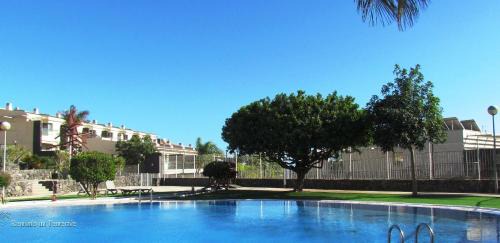 Apartment with Pool View 