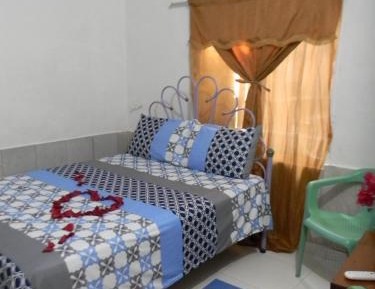 Deluxe Room (2 Adults + 1 Child)