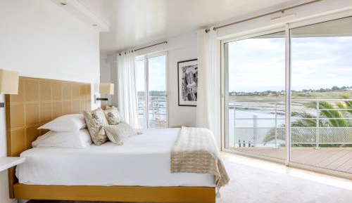 Superior Triple Room with Terrace & Sea View