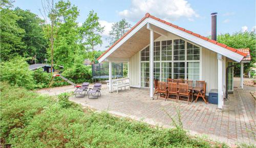 Four-Bedroom Holiday Home