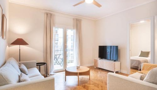 Four-Bedroom Apartment with Balcony 
