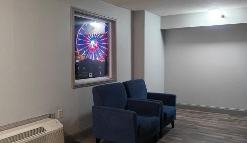 Deluxe King Suite with Spa Bath