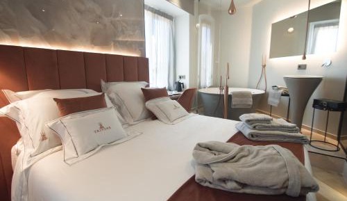 Deluxe Double Room with Bath