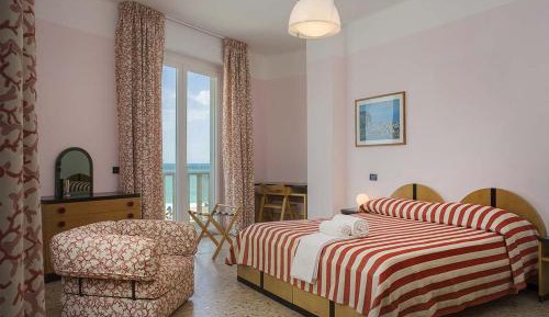 Standard Triple Room with Sea View