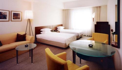 Deluxe Twin Room with Sofa Bed - Non-Smoking