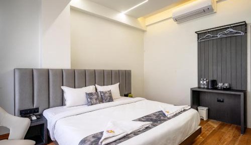 Superior Deluxe Double or Twin Room 