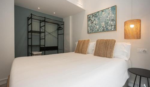 One-Bedroom Apartment with Balcony