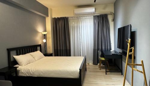 Deluxe Queen Room