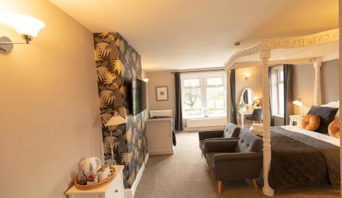 Family Room (2 Adults + 2 Children)