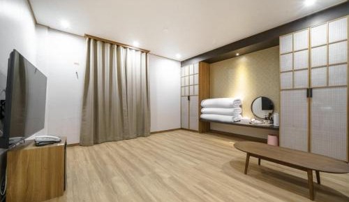 Deluxe Korean Style Ondol Room