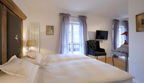 Junior Suite with Mountain View