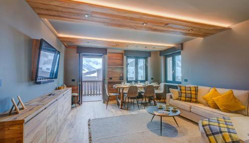 Apartment with Balcony