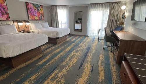 Queen Suite with Two Queen Beds - Non-Smoking