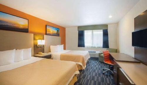 Standard Two Queens bedroom Nonsmoking