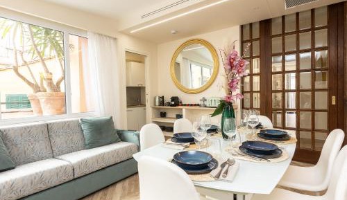 Four-Bedroom Penthouse Apartment