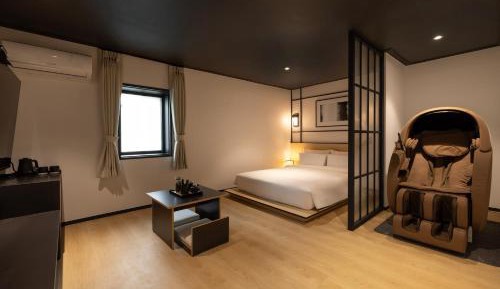 Deluxe Suite