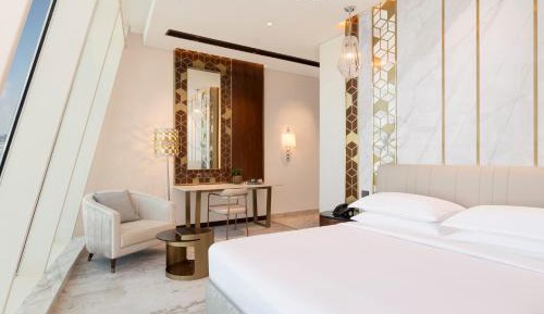 Deluxe King Room