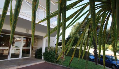 Apartment (3 Adults)