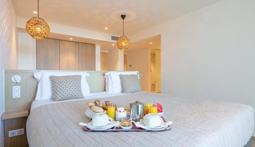 Superior double room with sea view and terrace - ground floor