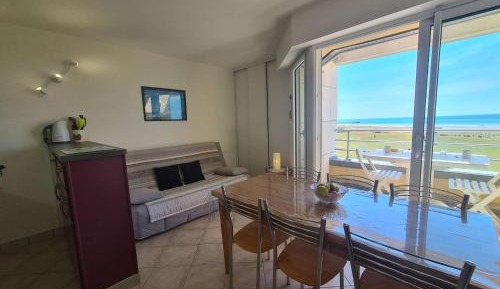 Apartment (6 Adults)