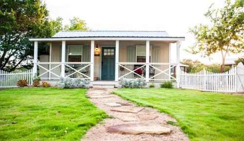 One-Bedroom Cottage