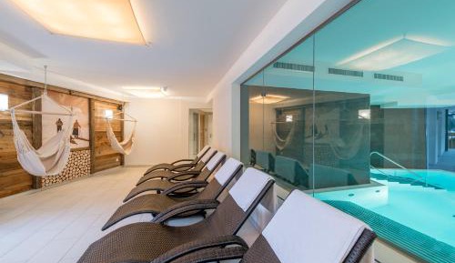 Two-Bedroom Apartment with Balcony Top 1