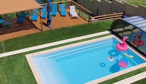 Holiday Home (12 Adults)