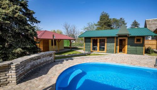 Apartment with Pool View 