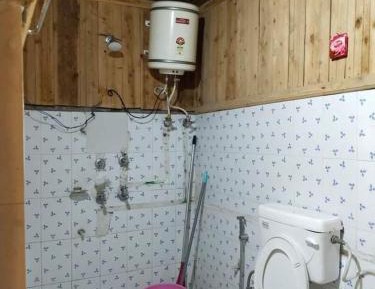 Deluxe Room (2 Adults + 1 Child)