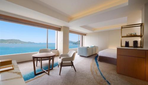 Suite with Ocean View - Club Lounge Access 