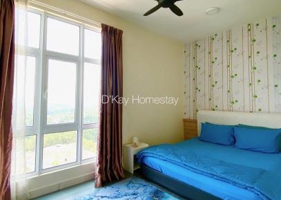 Two-Bedroom Apartment with Mountain View
