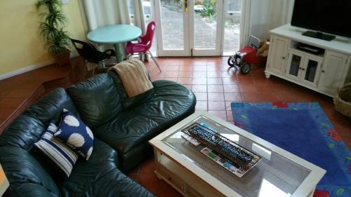 Split Level Apartment with Spiral Stairs, Spa And Open Fire - The Fairy House 