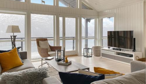 Three-Bedroom Holiday Home 