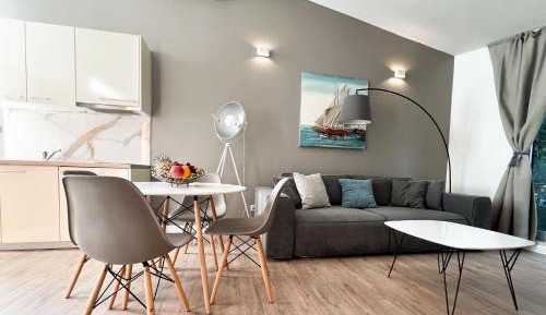 One-Bedroom Apartment with Sea View