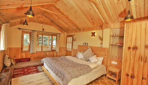 Studio with Mountain View