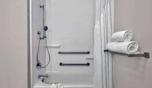 Queen Room with Two Queen Beds - Hearing Accessible/Non-Smoking