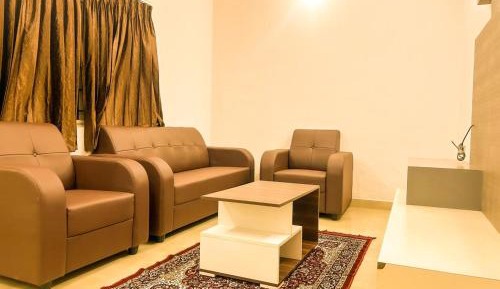 Deluxe Queen Suite