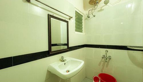 Deluxe Double Room (2 Adults + 1 Child)