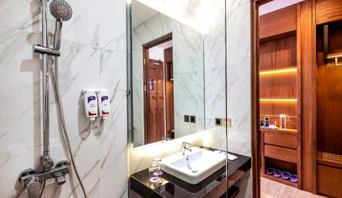 Deluxe Double or Twin Room with Garden View