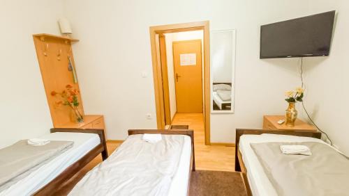 Triple Room with Private Bathroom