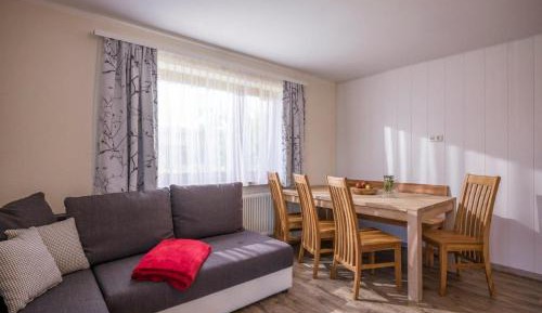 Two-Bedroom Apartment with Shower 