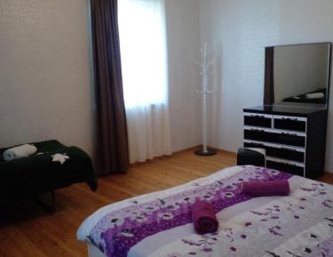 Deluxe Double Room (2 Adults + 1 Child)
