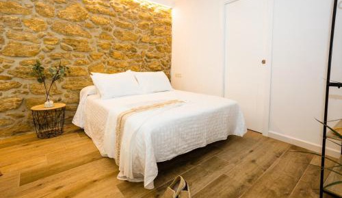 Deluxe Room (2 Adults + 1 Child)