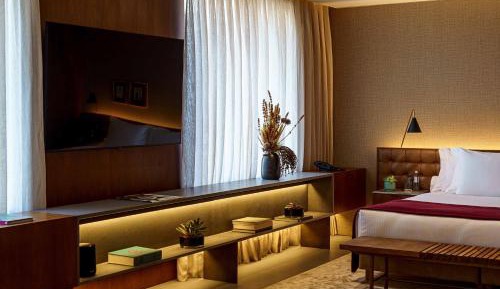 Deluxe King Room