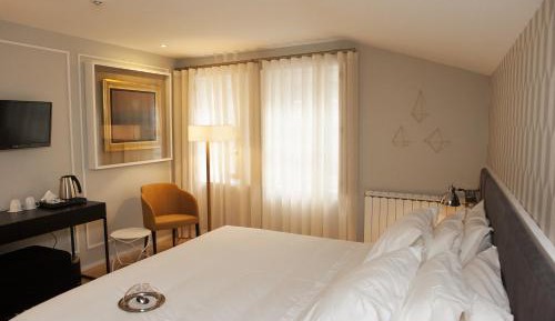 Double or Twin Room with City View
