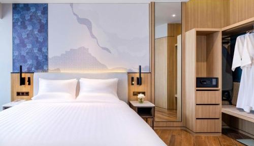 Superior King Room with Sofa