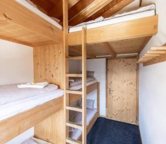 6-Bed Mixed Dormitory Room