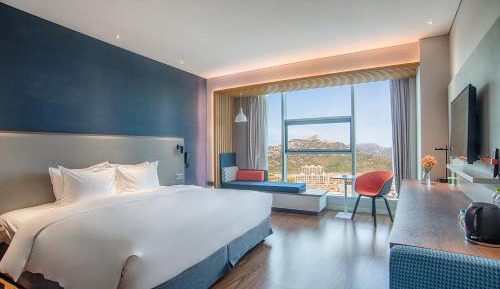 King Room with View - Non-Smoking