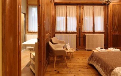 Deluxe Double Room with Bath
